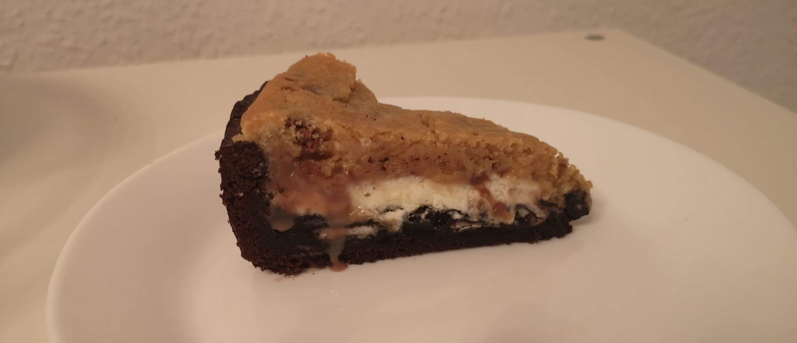 Brownie/oreo cheesecake m. chokoladekaramel
