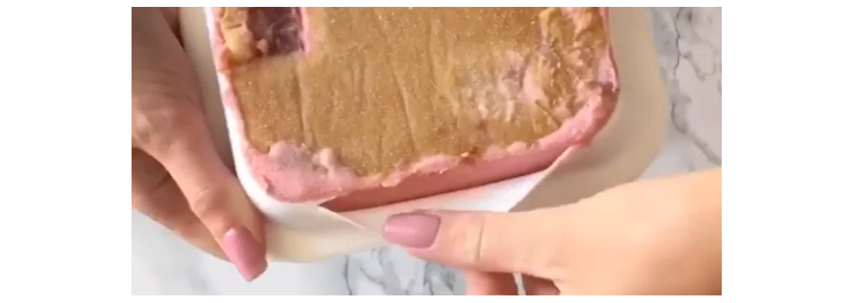 Sådan får du en kage ud af en silikoneform